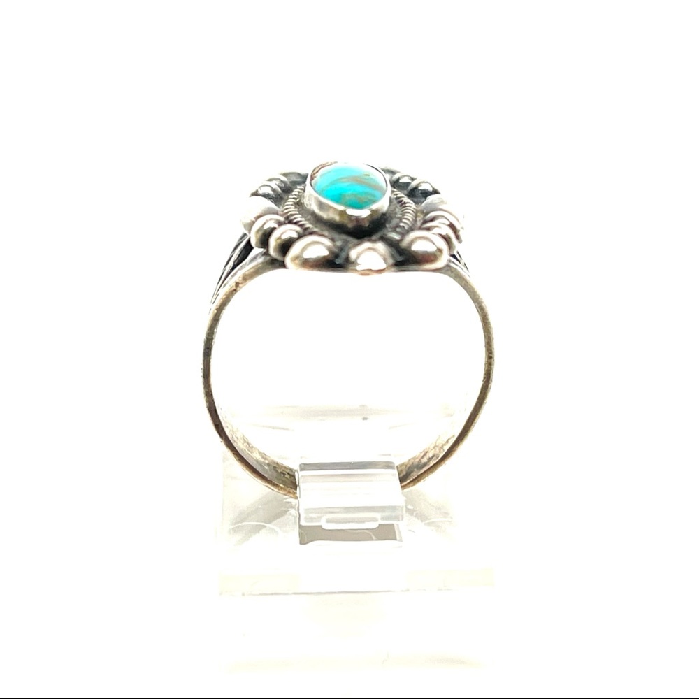 SOLD Vintage Sterling Southwestern Turquoise Ring - Picture 6 of 13